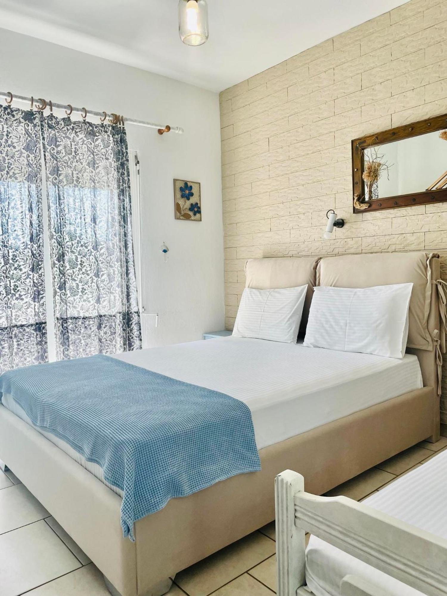 Villa Emilia Пахис Екстериор снимка